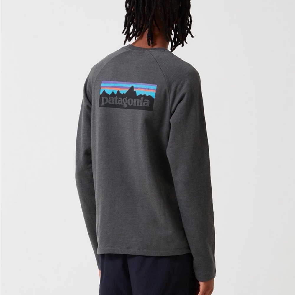 Patagonia Long-Sleeved  P-6 Logo lightweight crew neck sweatshirt iForge Grey